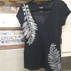 EXPRESS |Shortleeve Tee Sequin Leaf Detail (M)
